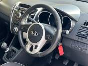 KIA VENGA 2013 (62)